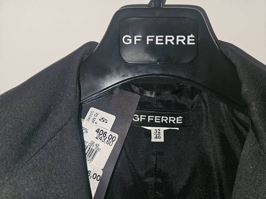 Giacche: Neue Jacke GF. FERRÉ – Usato da Roggliswil venduto da Amita59