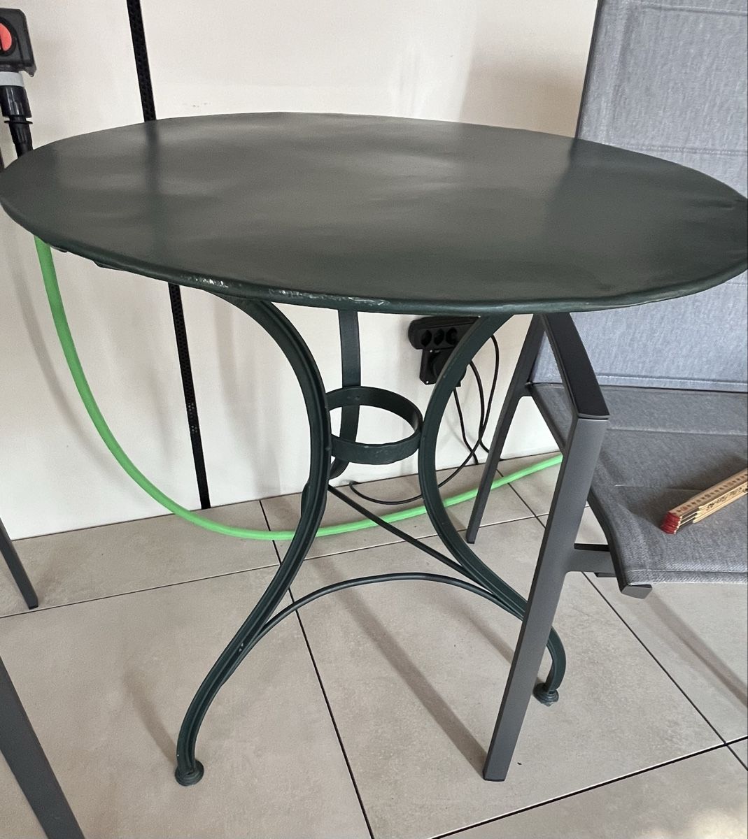 Tavoli: Antiker runder Gartentisch  70cm Durchmesser Farbe grün  – Usato da Brunnen venduto da Hammerx