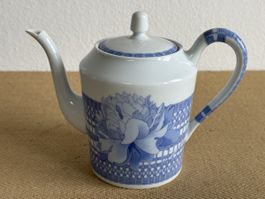 HERMÈS Porzellan Limoges Teekanne "Les Pivoines"  