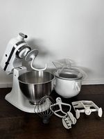 KitchenAid Classic mit kippbarem Motorkopf inkl. Zubehör