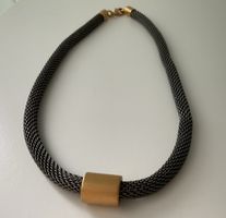 Gewobene Kette, goldfarbener Akzent