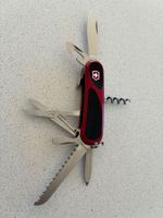 VICTORINOX DELÉMONT Evolution S17 Grip 2.3913.SC, neu & OVP