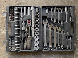 Toolcraft Werkzeugkoffer – Steckschlüsselsatz 1/4" + 1/2"