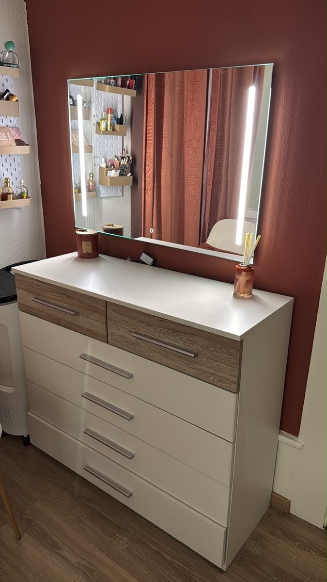 Kommoden: Commode/ coiffeuse + miroir led  – Gebraucht aus Le Locle von ley_vsz9