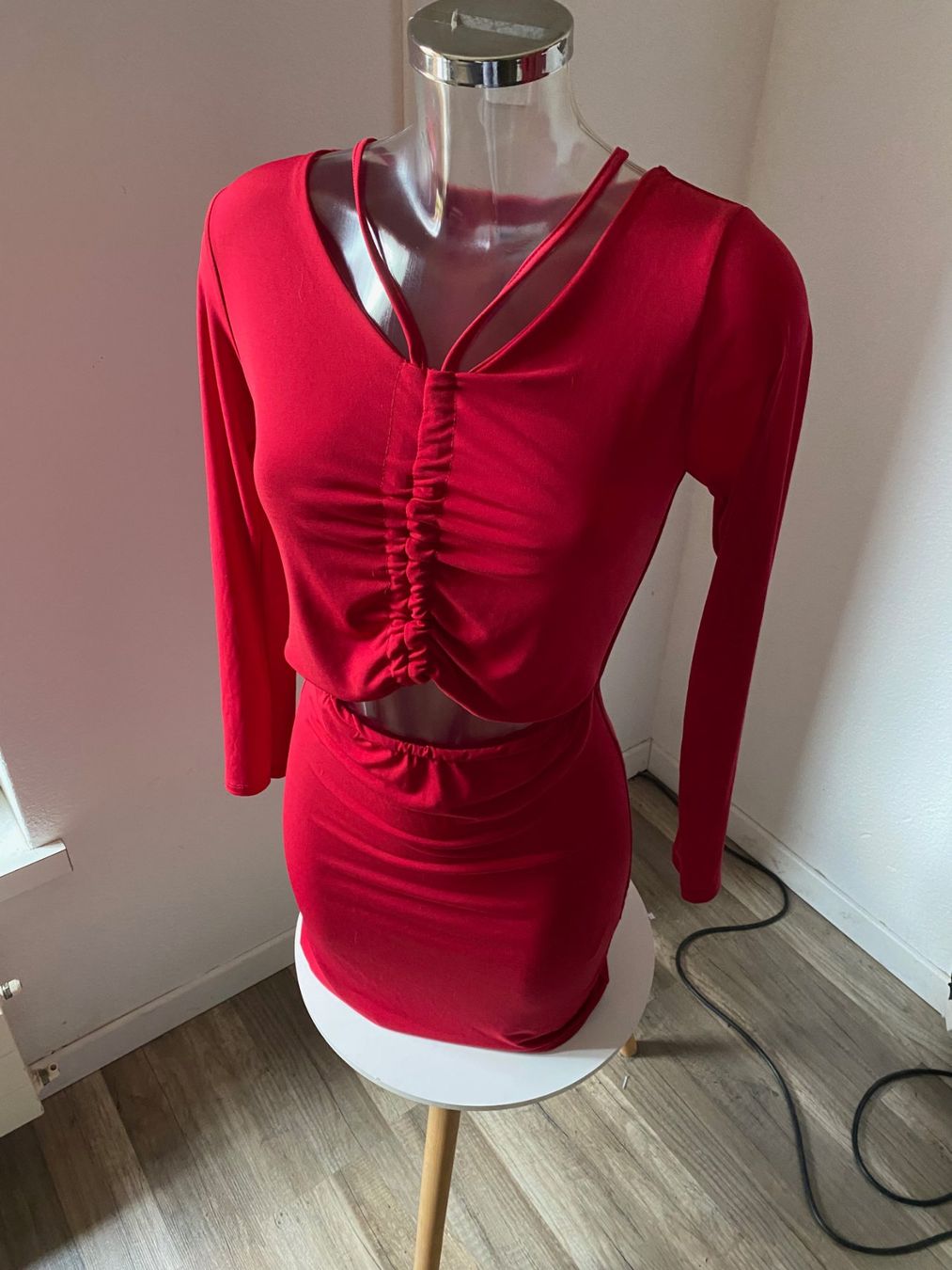 Vestiti: WalG Kleid rot Grösse M – Usato da Allenwinden venduto da Obalu