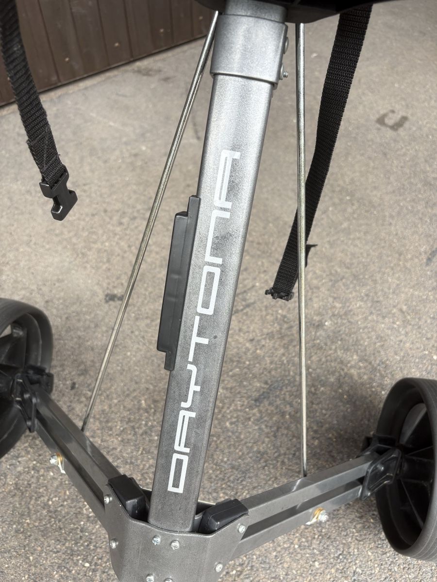 Trolley: Daytona Go Classic Push/pull golf trolley – Usato da Unterengstringen venduto da gal_9y2l 1
