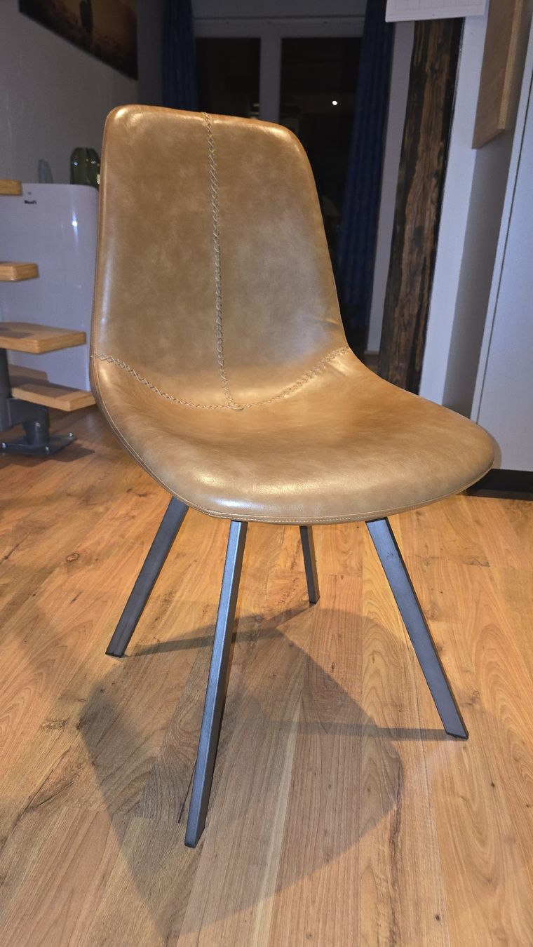 Chaises: Chaises Meuble Pesse – D'occasion à Martigny par fre_s52s