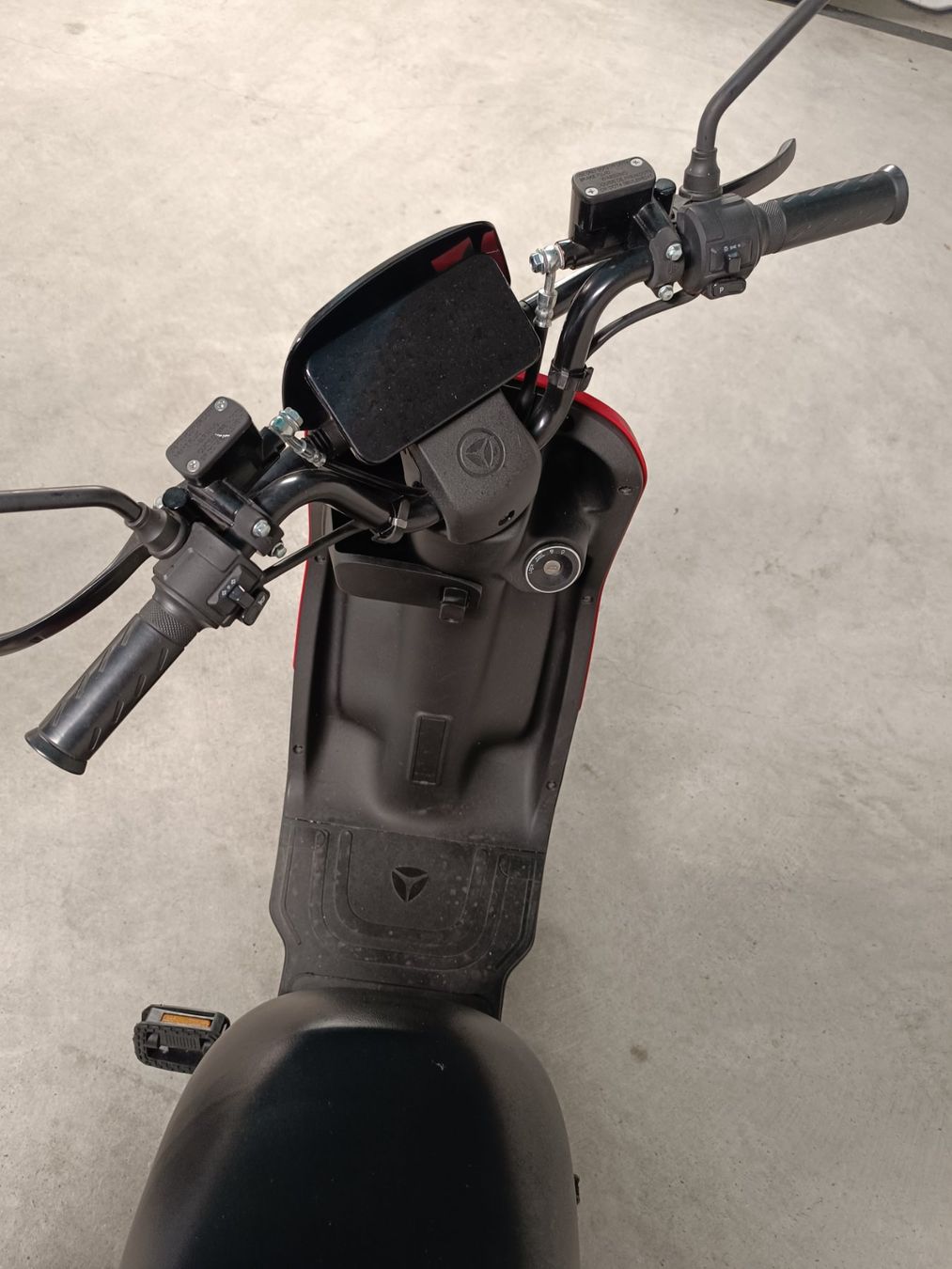 Yadea Scooters: Yadea DE3 Elektroroller – D'occasion à Ottikon par PiloniFive 4