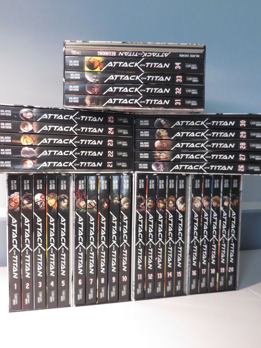 Fumetti: Attack on Titan, Bände 1 - 34 im Sammelschuber mit Extra – Nuovo (secondo la descrizione) da Stilli venduto da amy_k5jv