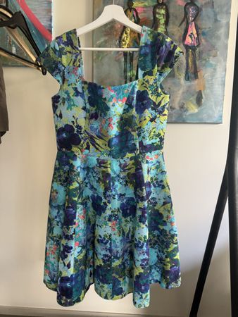 Kleid Kurzarm Blumenmuster Grösse 40/42