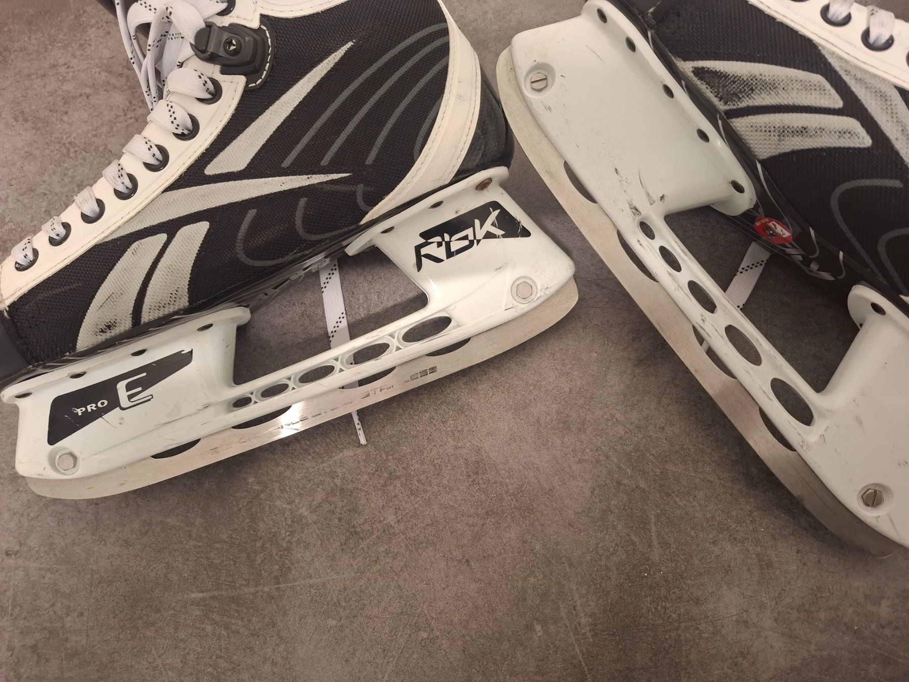 Reebok Schlittschuhe: Reebok Icehockey-Schlittschuhe – Gebraucht aus Klosters von BSch22 5
