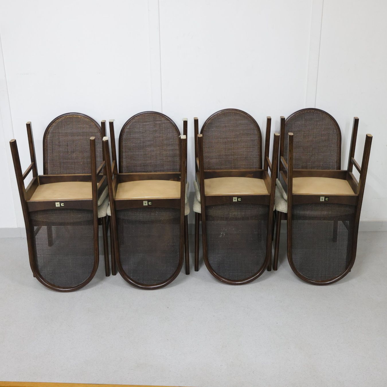 Sedie: 8er Set Vintage Stühle - KOSUGA – Usato da Volketswil venduto da brockipfannenstil 9