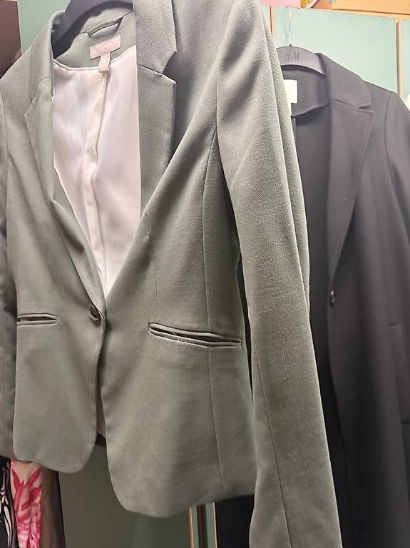 Vestes: H&M BLAZER – D'occasion à Märstetten par sha_9p7c 2