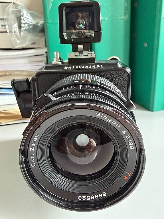 Hasselblad Fotocamera: Hasselblad SWC 903 & Accessories – Usato da Cugnasco venduto da malbeats 1