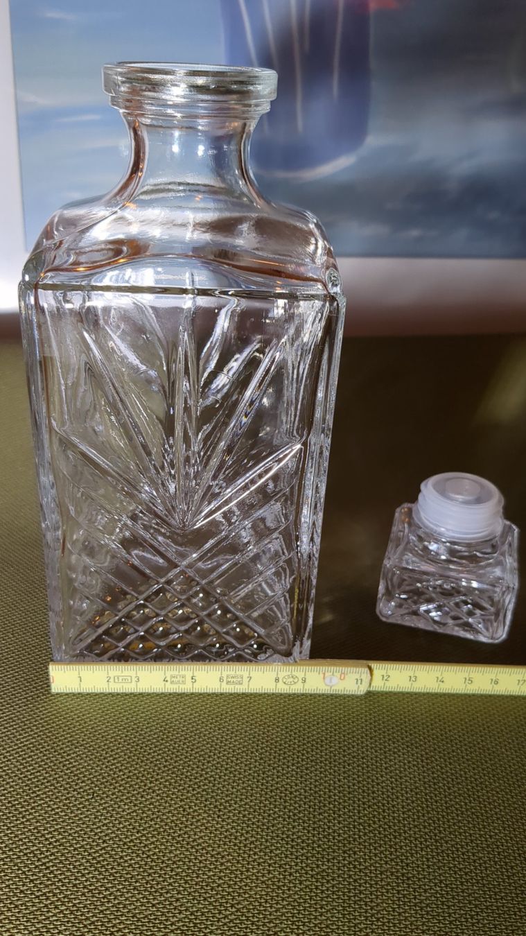 Caraffe: Schöne Whisky Karaffe 0,9 Liter – Usato da Basel venduto da haferkleie 4