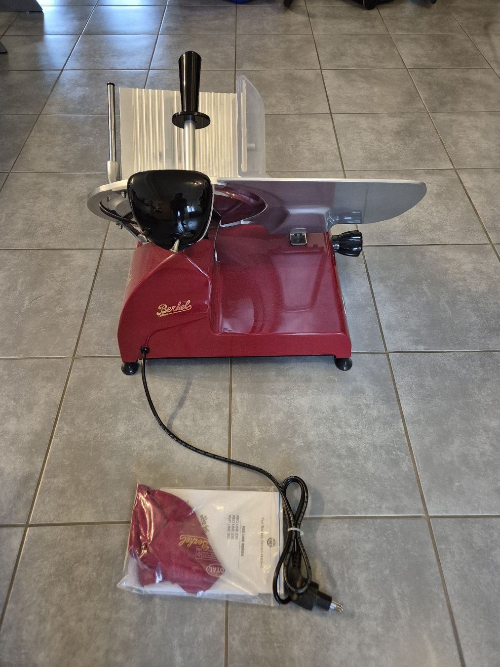 Elettrodomestici da cucina: Schneidemaschine Berkel Rot  Zustand neu – Nuovo (secondo la descrizione) da Oberdiessbach venduto da DVW1 2
