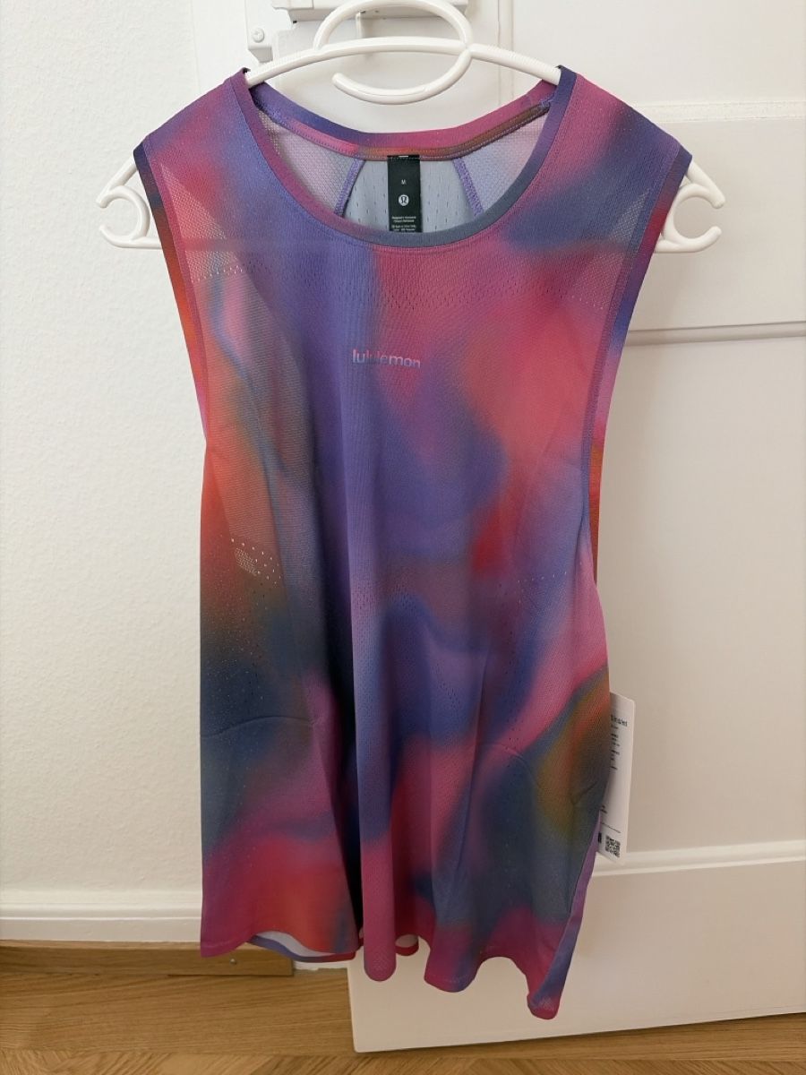 Lululemon T-Shirts: Lululemon Free Singlet – Neu (gemäss Beschreibung) aus Zürich von L13