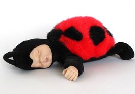 Anne Geddes Puppe Marienkäfer