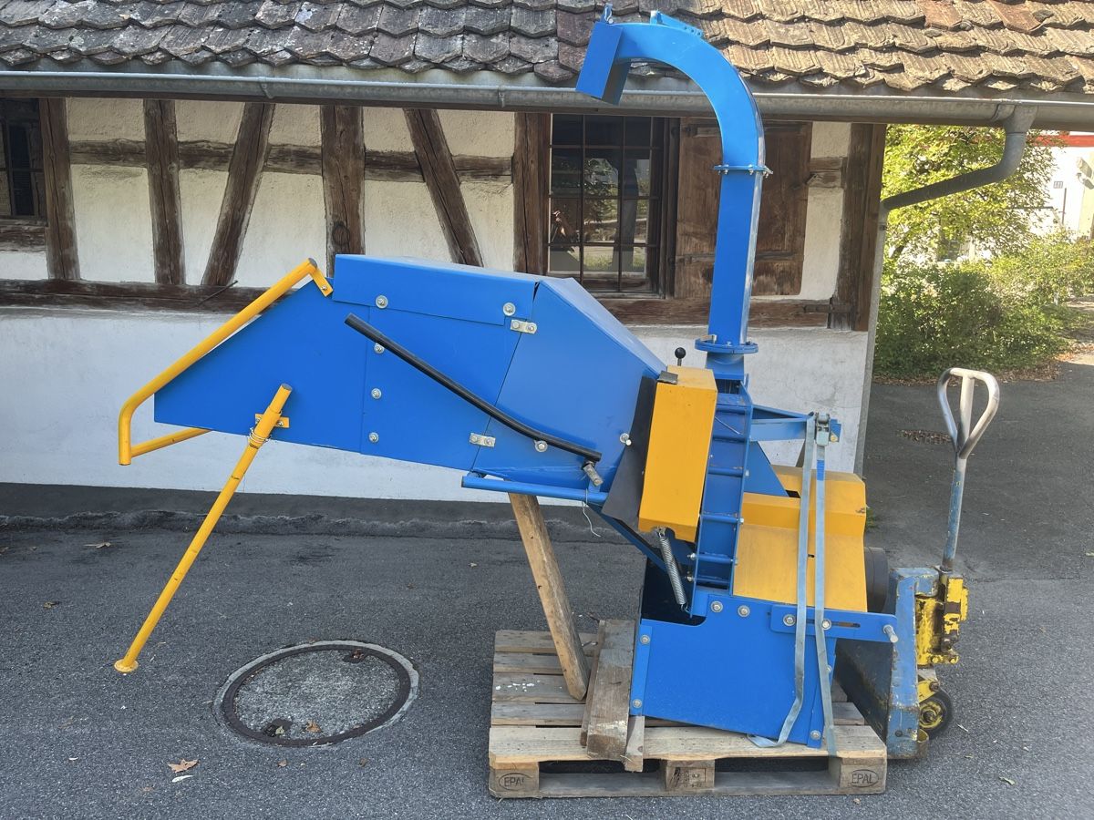 Déchiqueteuse: Holzhäcksler – D'occasion à Hausen am Albis par die_5ndf