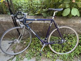 Trek 1220 Road Bike – Shimano RSX – Aluminum Frame – 700C