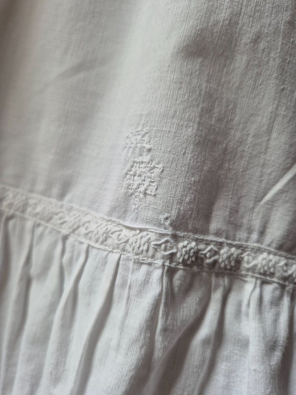 Costumi: Antikes Kleid, Nachthemd weiss mit Spitze – Usato da Bern venduto da aronari 5