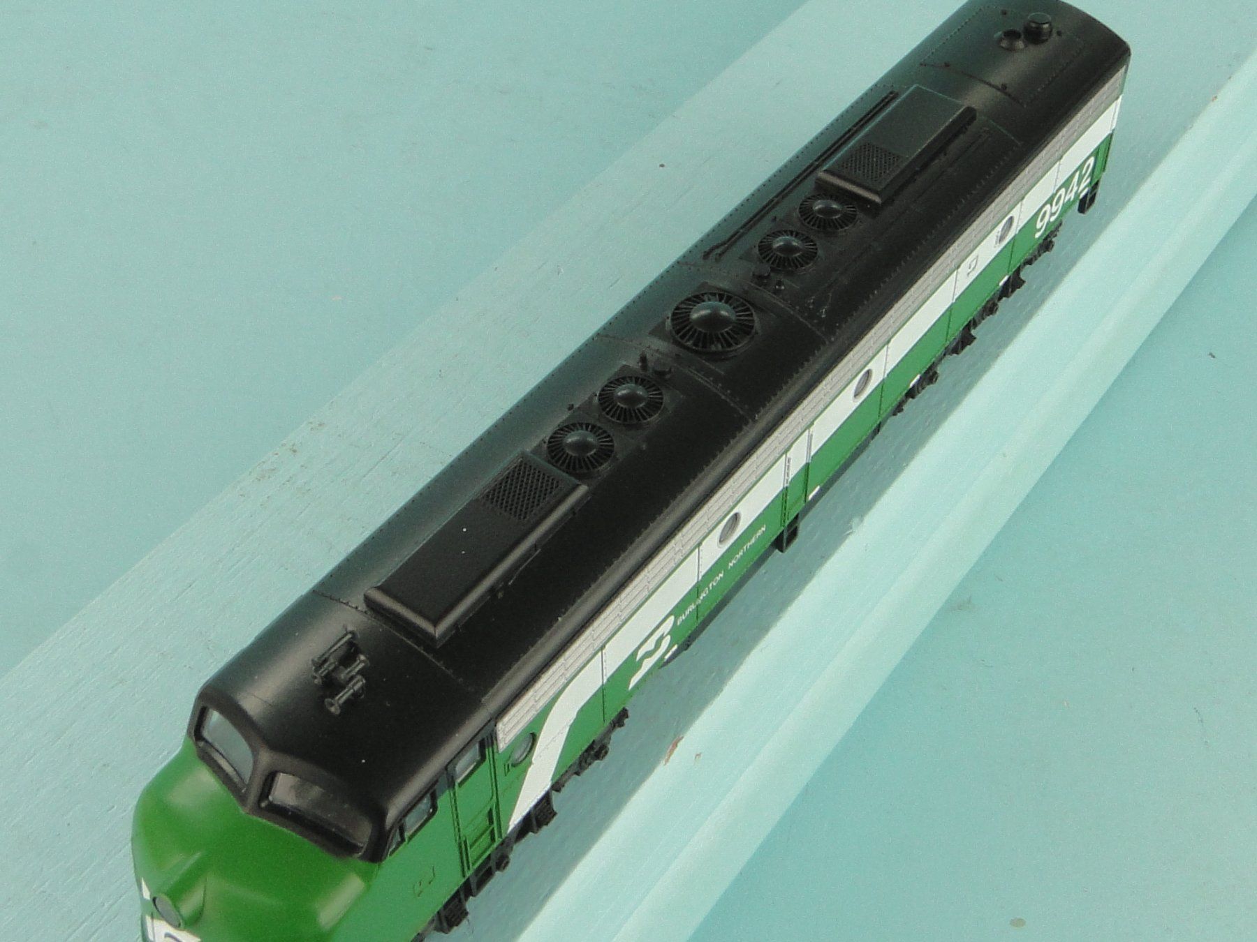 Kato Modelleisenbahnen: Kato Spur N 176-267 E 8/9 A Burlington – Gebraucht aus Bülach von cann11 6