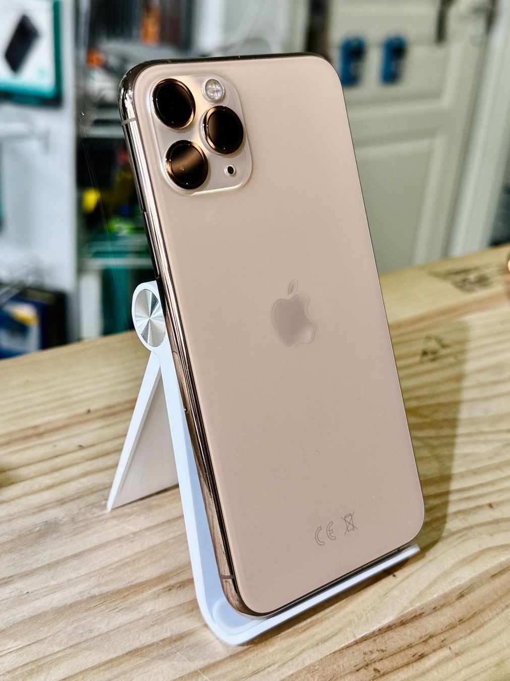 Apple Portables: Châssis iPhone 11 Pro avec composants sans caméra arrière – Défectueux à Morges par DA-repa 1