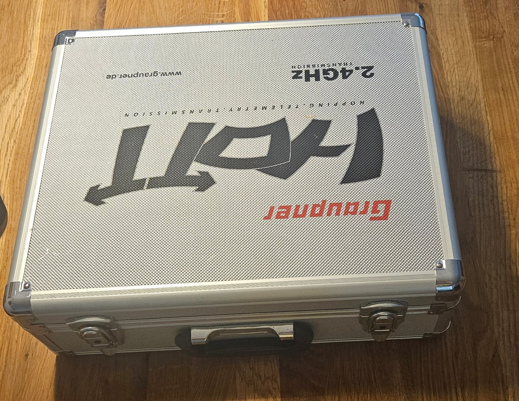 Graupner Telecomando: Graupner MC26 HoTT Pultsender  mit Koffer – Usato da Hinwil venduto da Kangra 1