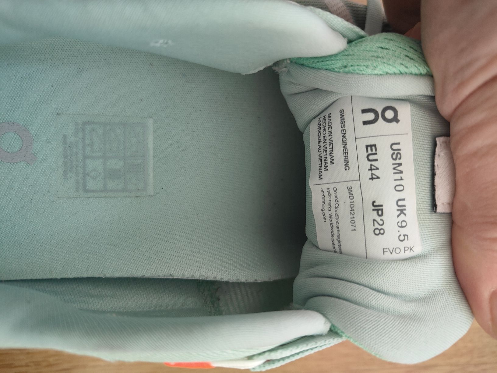 Scarpe da uomo: Chaussures de running On Cloudsurfer vert taille 44 – Difettoso da Biel/Bienne venduto da Edi5Roli3 8