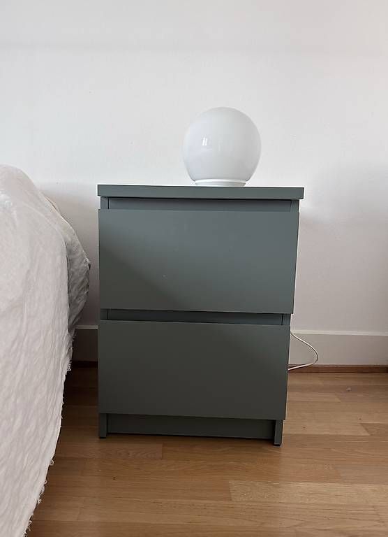 Comodini: Toller Ikea Nachttisch, graugrün – Usato da Solothurn venduto da laau1997