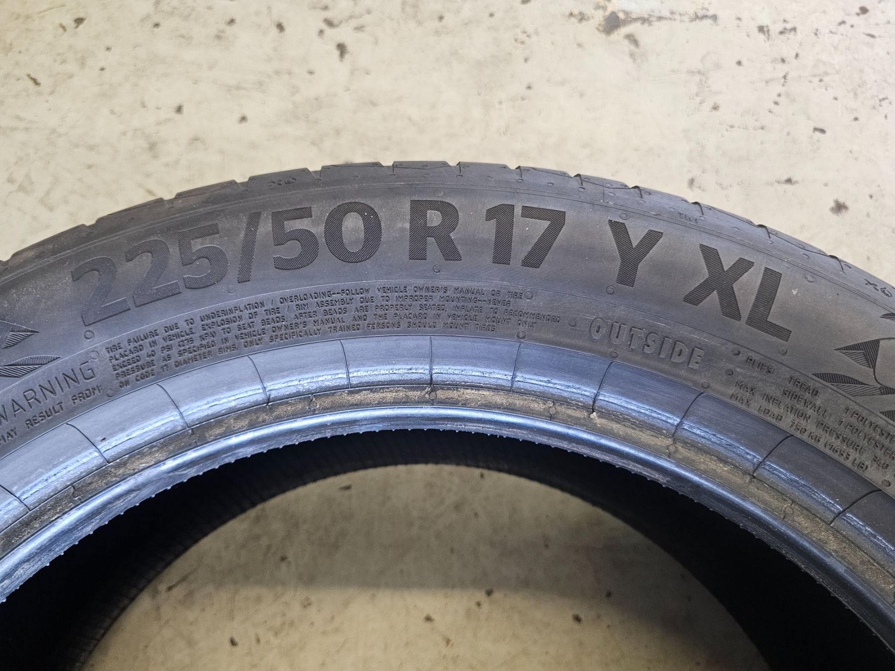 Continental Pneumatici & Ruote complete: 225/50/17 sommerreifen – Usato da Leutwil venduto da Michael091 1
