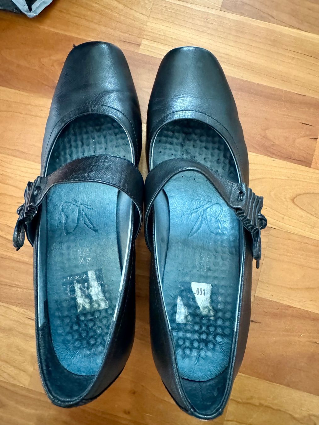 Scarpe da donna: Caprice Echtleder Pumps in 37.5, schwarz – Usato da Schüpbach venduto da 2ndHandRose 2