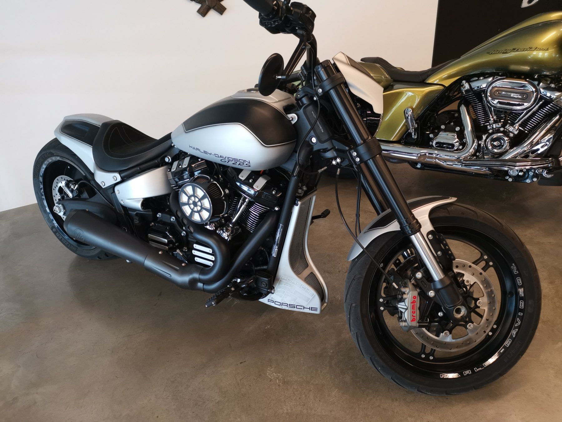Harley-Davidson Strasse: Harley Davidson FXDRS Porsche Design – Neu (gemäss Beschreibung) aus Klosters Dorf von Baky61 1