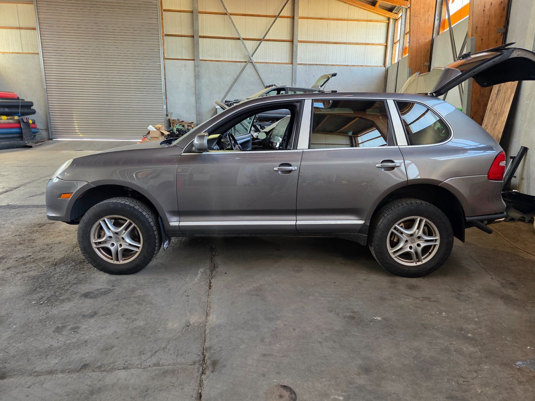 Porsche Tutti pezzi di ricambio auto: Porsche Cayenne S – Usato da Anglikon venduto da Bieterkampf 1