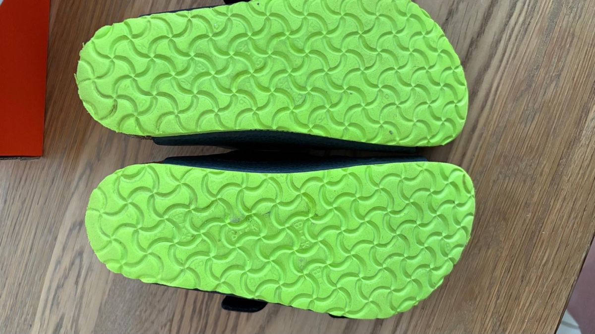 Birkenstock Scarpe per ragazzi: Birkenstock Hausschuhe Gr. 28 – Usato da Ostermundigen venduto da katant 1