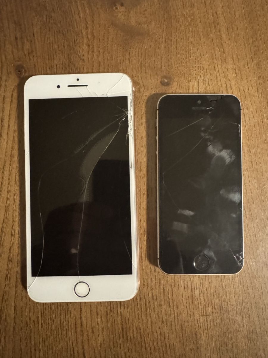 Apple Handys / Smartphones: Apple iPhone 8 Plus & 5 SE defekt mit Displaybruch – Defekt aus Dietikon von Leodnd