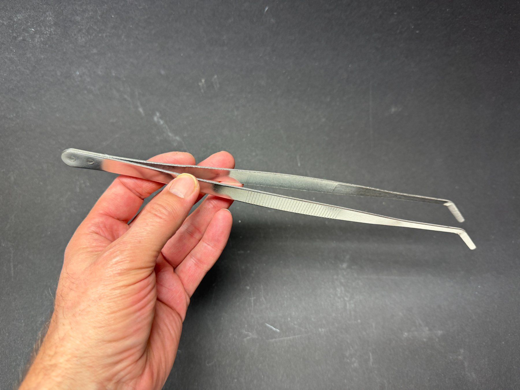 Tutti gli attrezzi: Pinzette 30 cm lang, gebogen. NEU! – Usato da Lützelflüh-Goldb venduto da Elementis