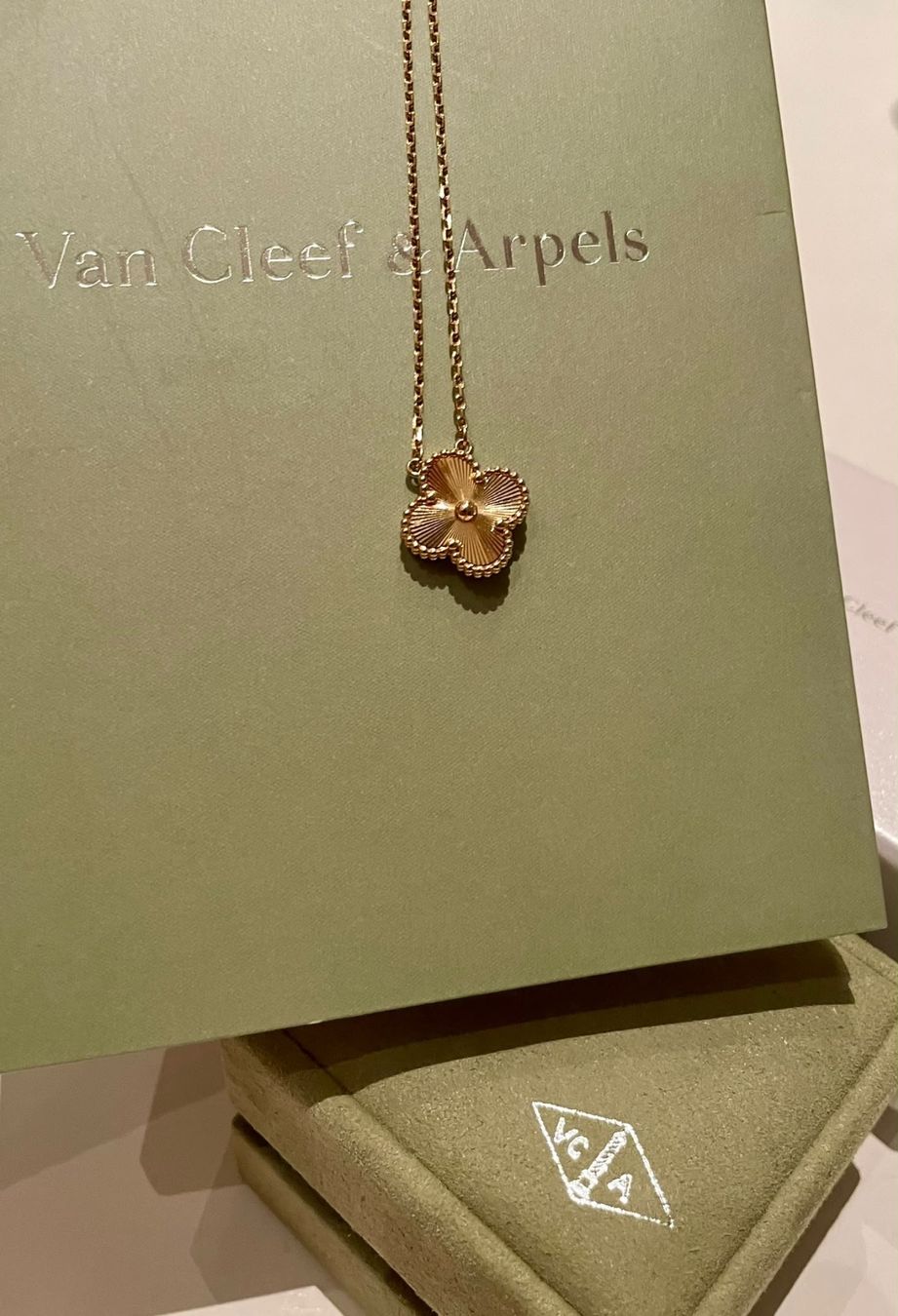 Van Cleef Catenine: Van Cleef & Arpels Alhambra Halskette Gold – Usato da Zürich venduto da Falconking 8