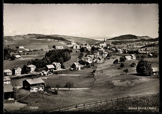 Cartes postales: AK Stein /App., Ortsansicht mit Hügeln – D'occasion à Berlin par bartko-reher