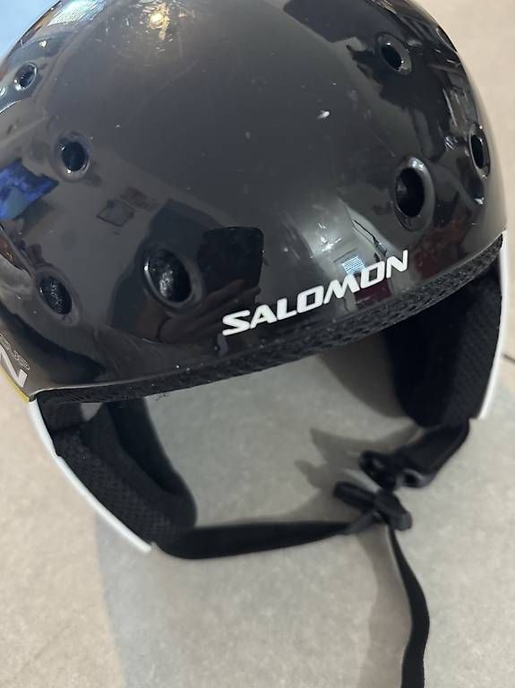 Caschi: SALOMON World Cup Casco da sci bambino – Usato da Sementina venduto da Erica_leo 2