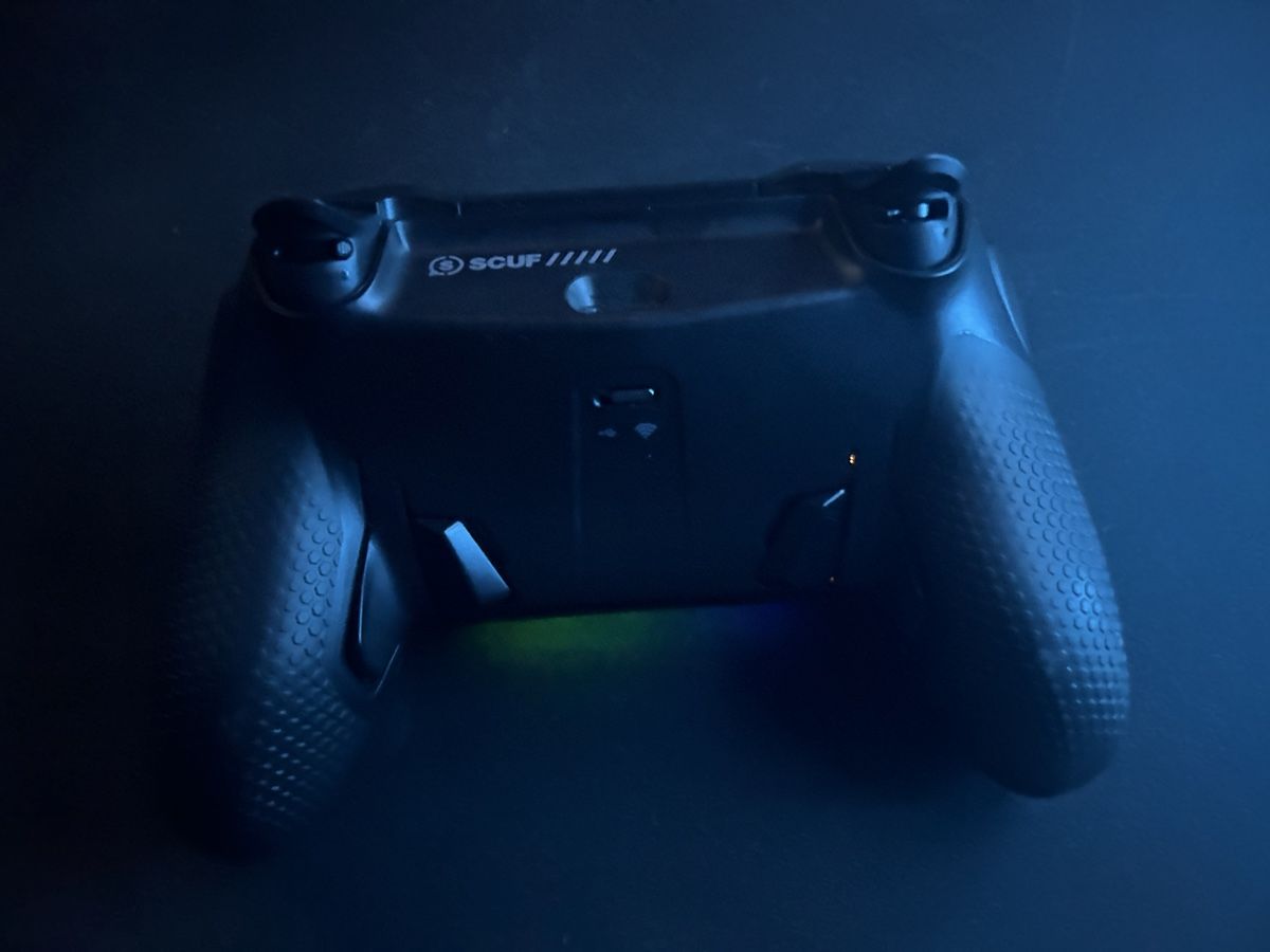 Manettes: Scuf ENVISION PRO V2 wireless controller – D'occasion à Frasnacht par Leonsss 2
