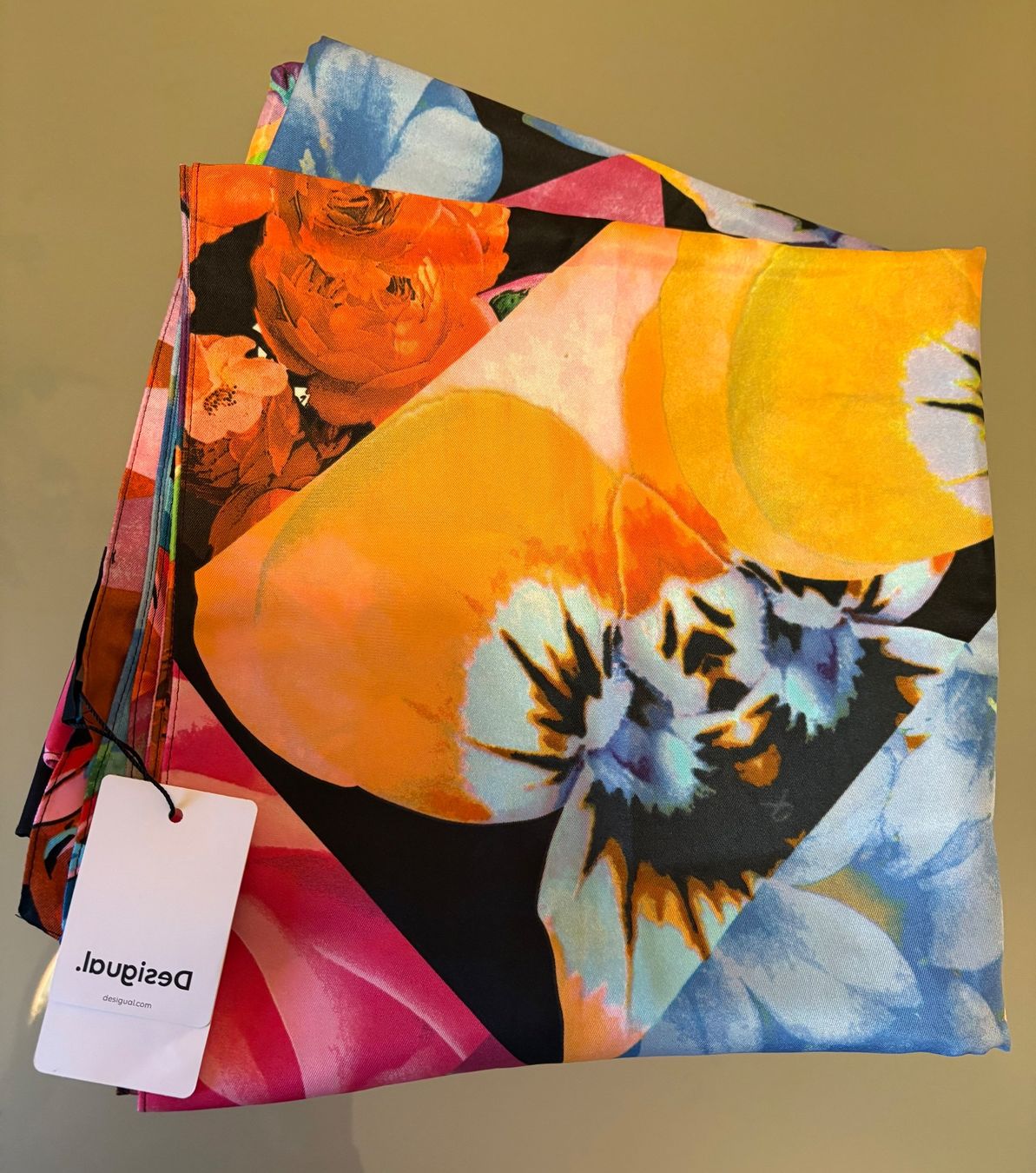 Desigual Foulards, Tücher & Schals: Foulard nuovo Desigual – Neu (gemäss Beschreibung) aus Viganello von Orisole 2