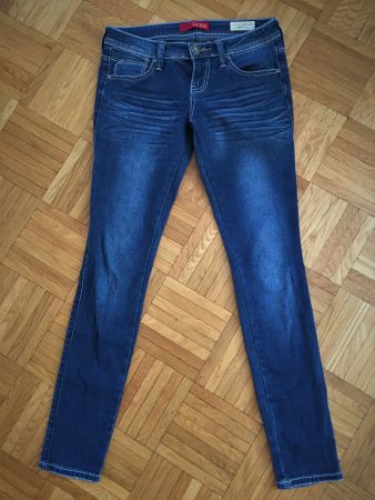 Schöne Jeans Guess skinny Gr. 36    S