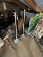 2 Absperrständer / VIP Absperrung mit roter Samtkordel
