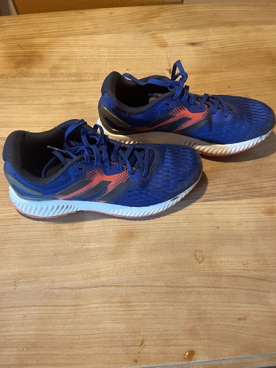 Adidas Scarpe da uomo: Adidas Turnschuhe Grösse 5.5 oder 38 2/3 – Usato da Dittingen venduto da Reh77