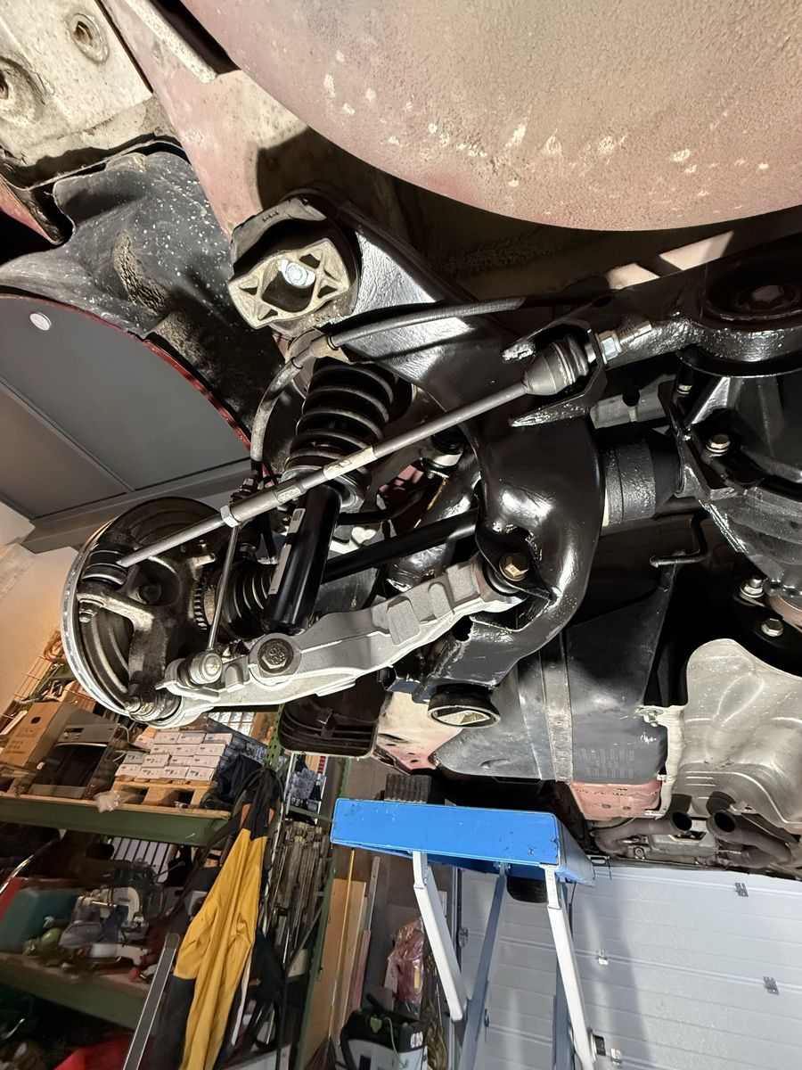 Jaguar Automobili: Jaguar S type 4.0 v8 – Usato da St-Sulpice NE venduto da Delvincuendet 4
