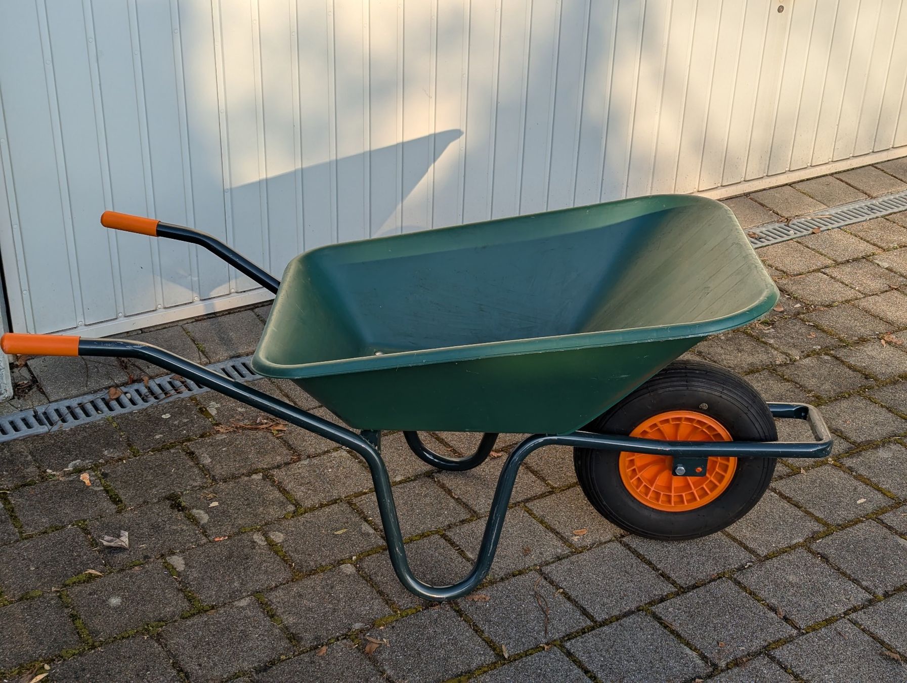 Schubkarren: Schubkarre – Gebraucht aus Männedorf von
