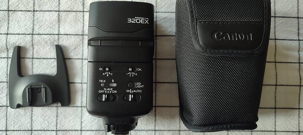 Canon Blitze: Canon Speedlite 320EX – Gebraucht aus Jona von TobiB 1