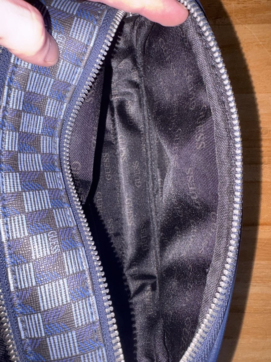 Guess Sonstige Kleidung & Accessoires: Sacoche GUESS Bleue – Neu (gemäss Beschreibung) aus La Chaux-de-Fonds von hug_y9hf 5