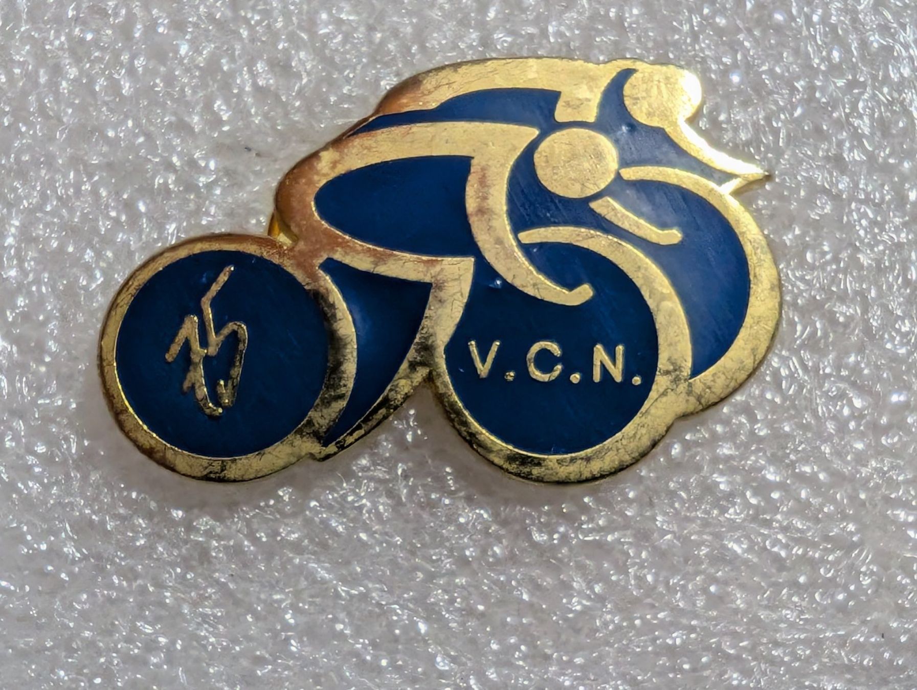 Plaquettes & Badges: Ansteckpin 264: VCN – D'occasion à Oppligen par Pin-Fall-Shop